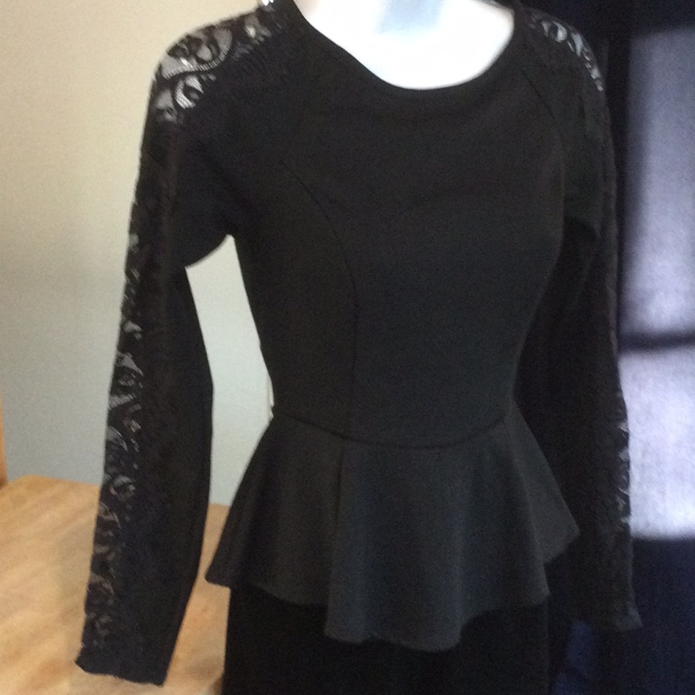 Forever 21 Peplum Top w/Lace Sleeves & Exposed Zip